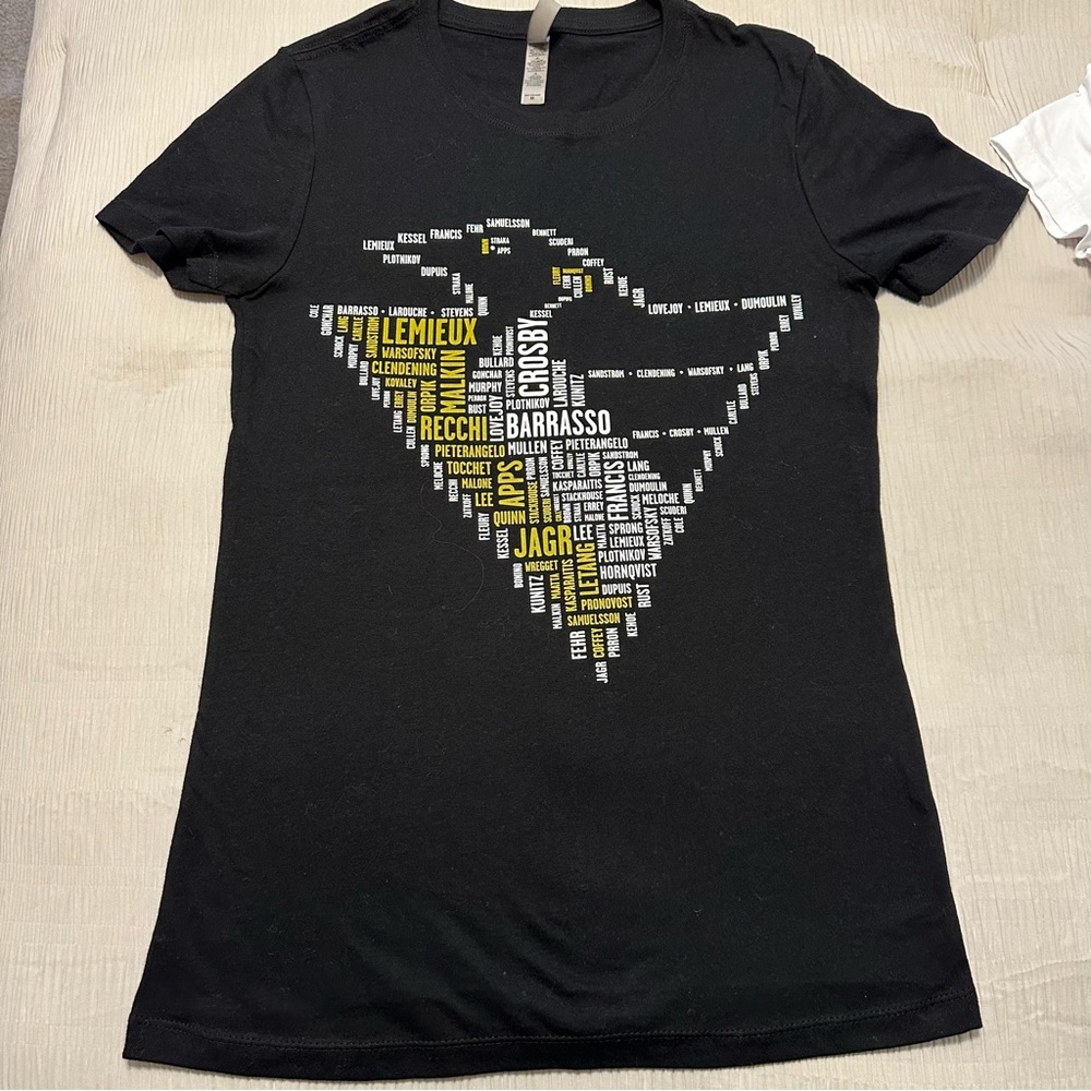 Next Level Apparel Pittsburgh Penguins Blk Graphic short sleeve TShirt Sz M NWOT